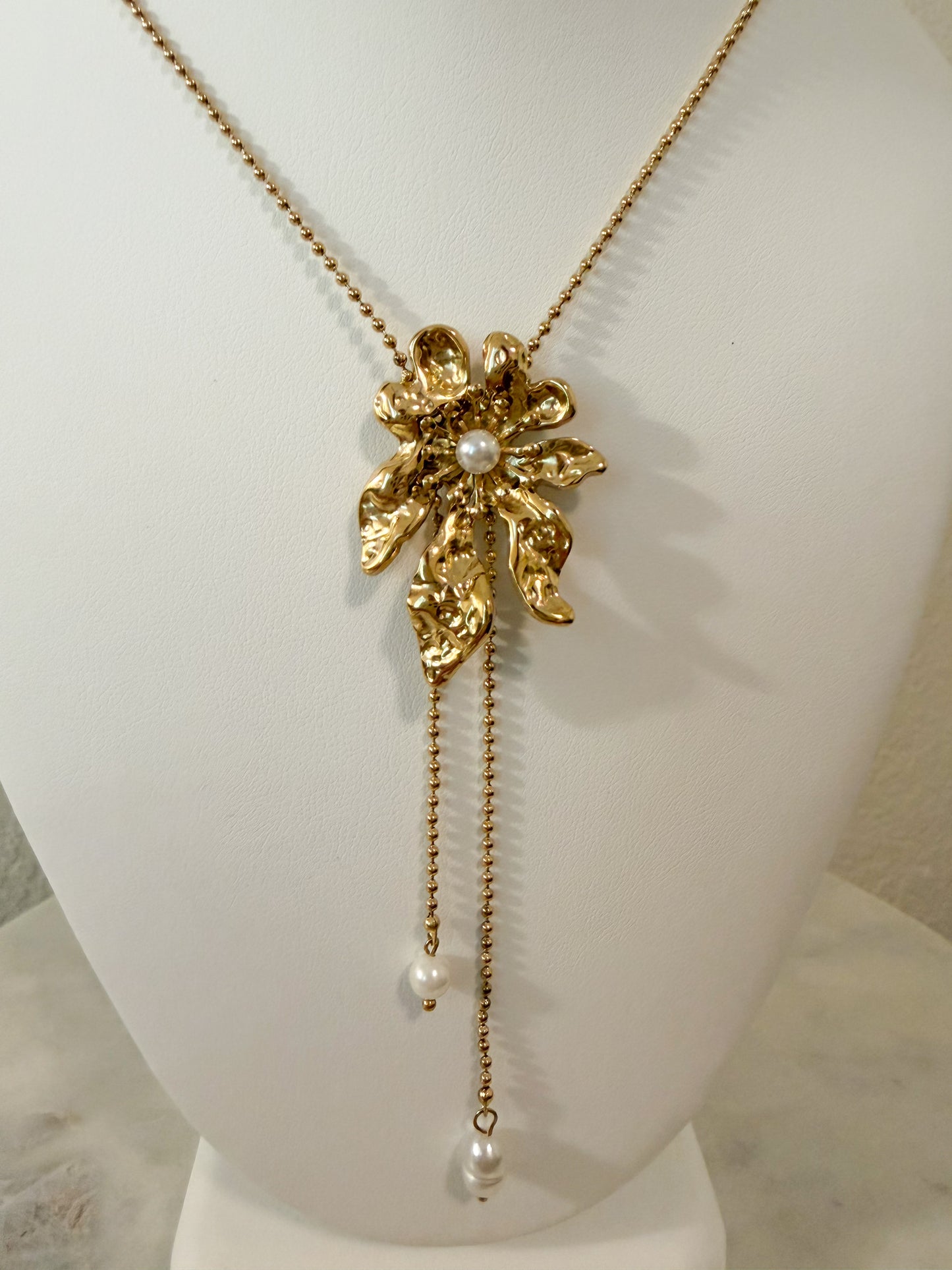 Gold Leaf & Pearl Drop Necklace