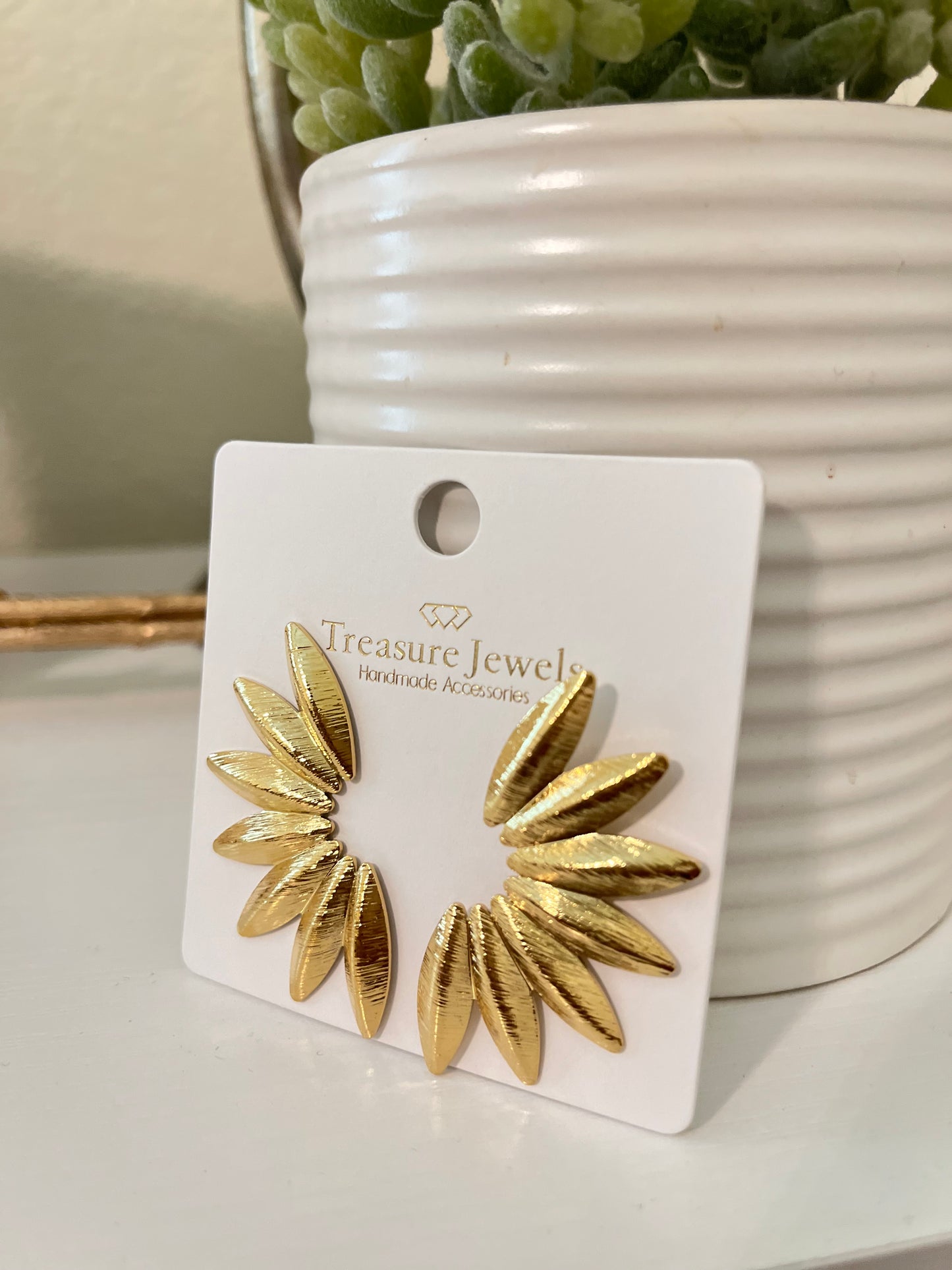 Staple Gold Leaf Fan Earrings