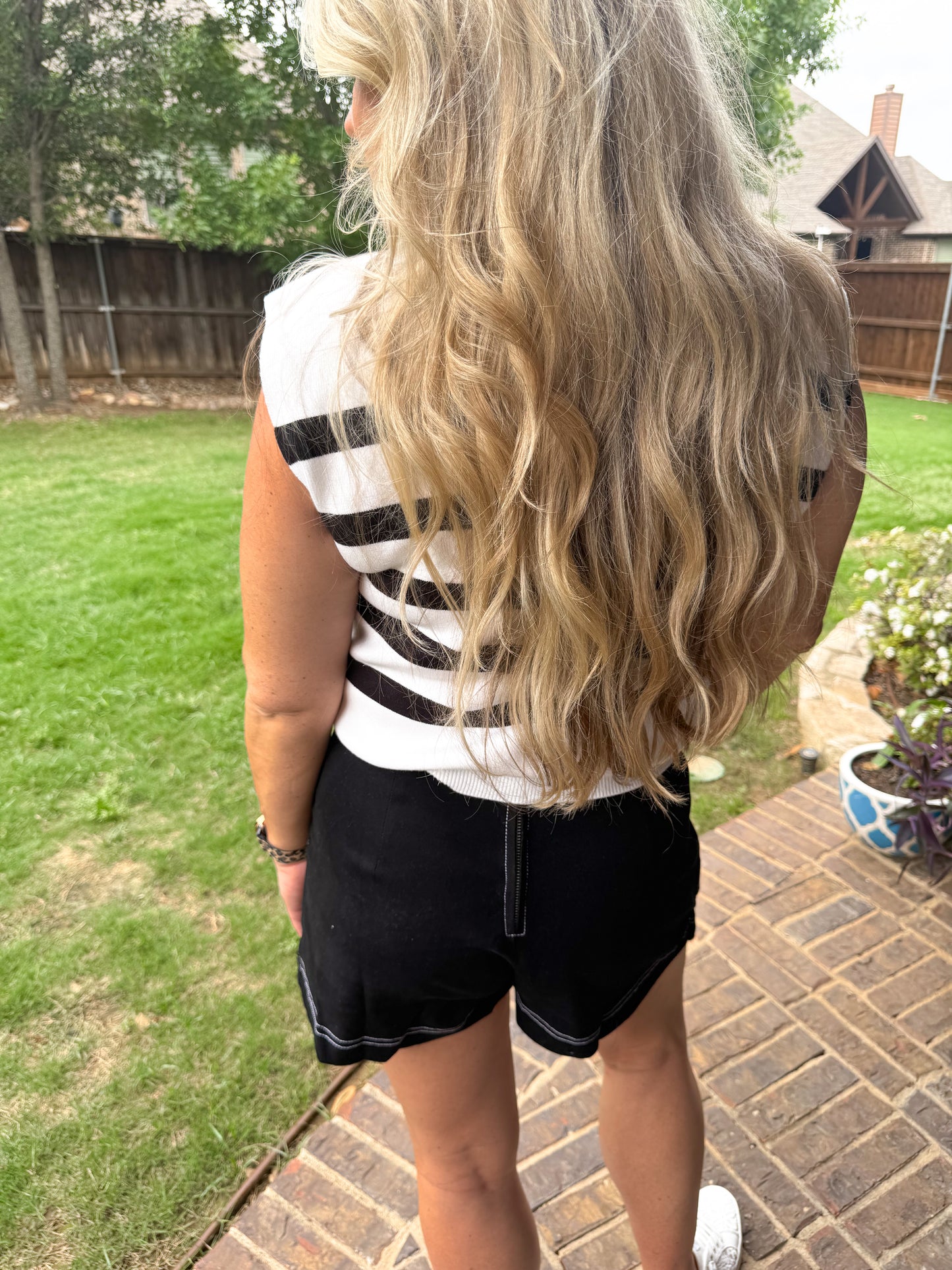 Chic Black High-Waisted Skort