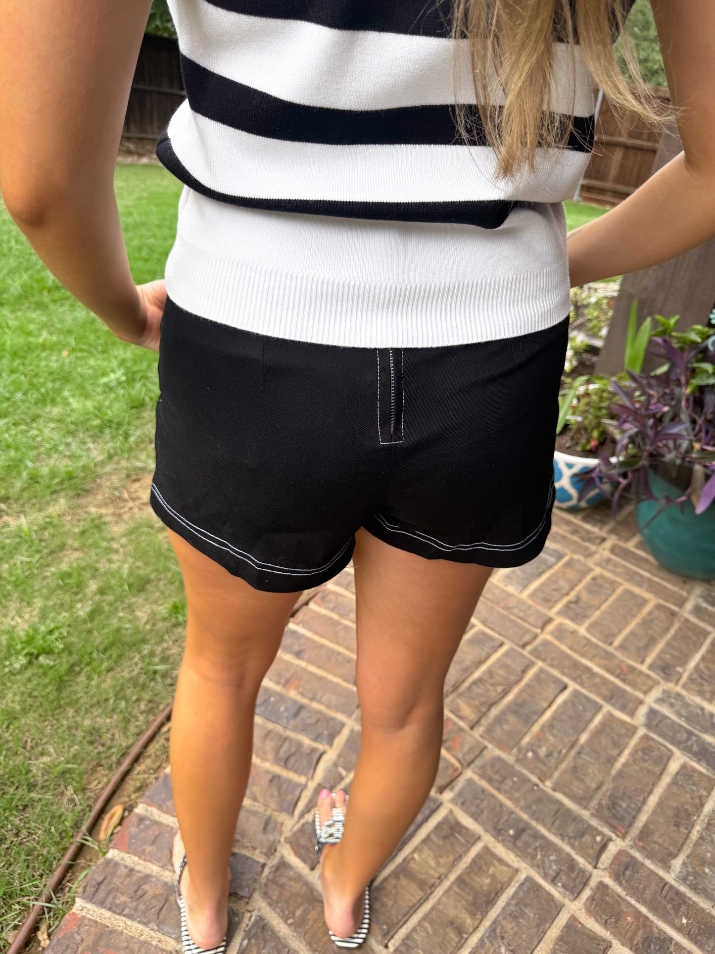 Chic Black High-Waisted Skort