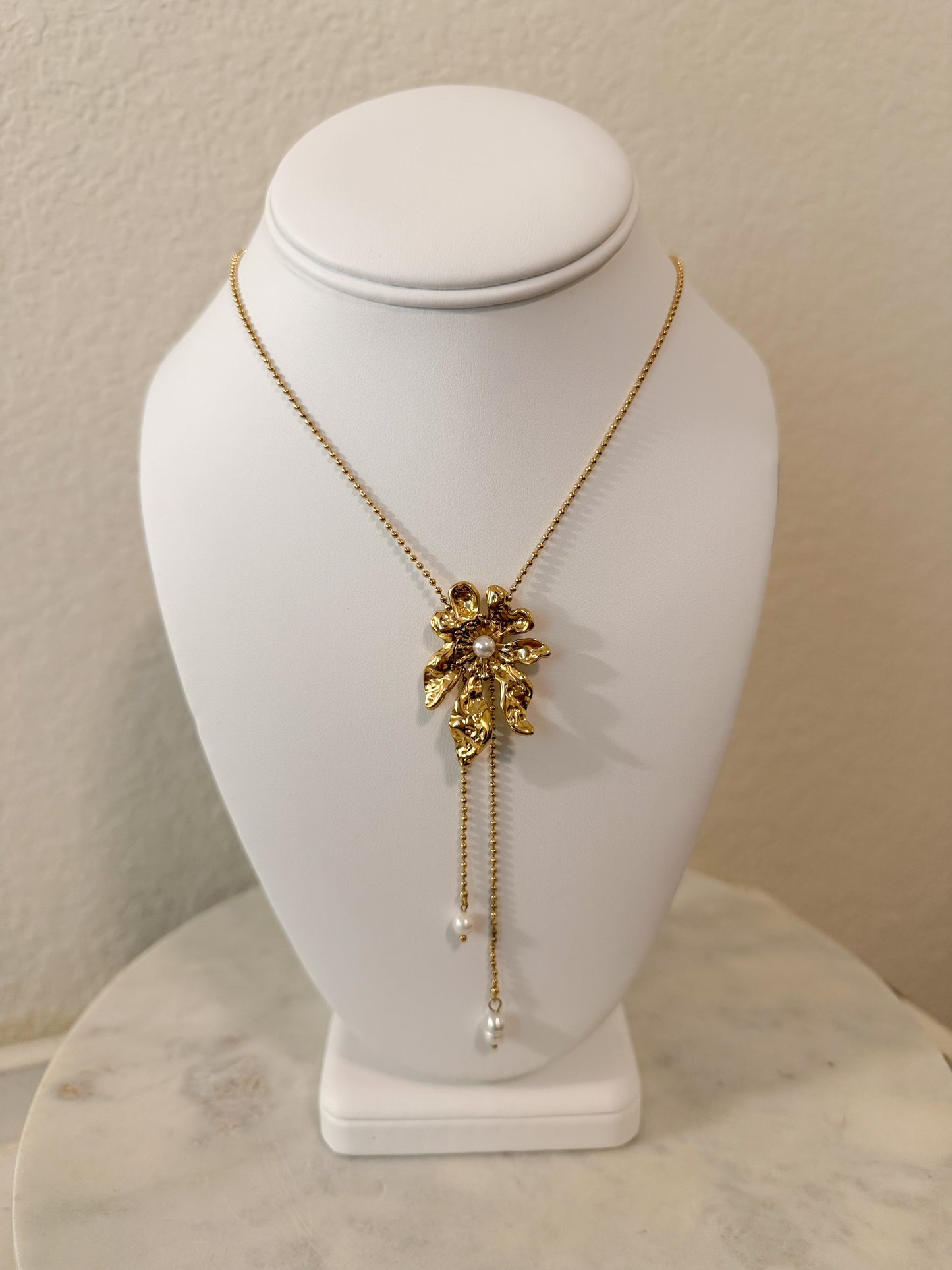 Gold Leaf & Pearl Drop Necklace